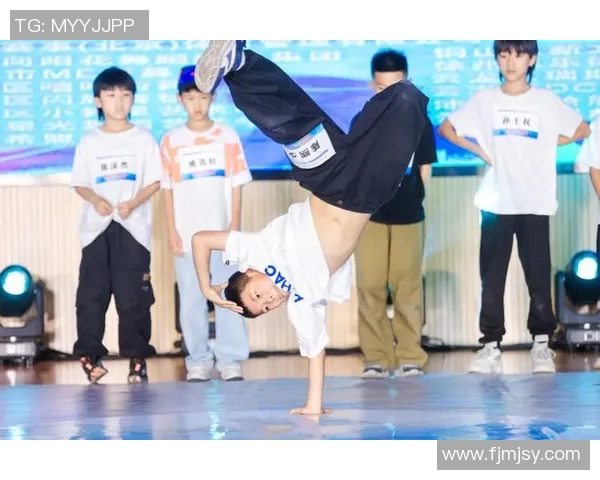 全国街舞大赛点评聚焦上海街舞队展现力量与激情的精彩表现