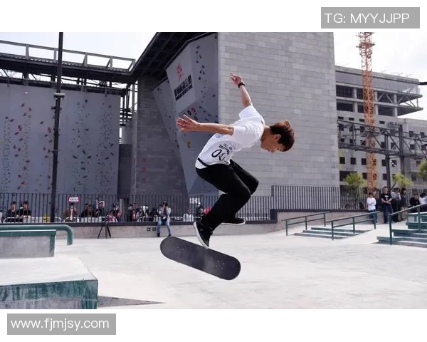 武汉滑板队在滑板精英赛中的团队协作表现分析与点评